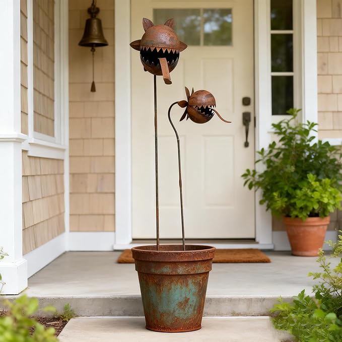 Whimsical Metal Carnivorous Plant Garden Stake, 25-Inch Large Funny Outdoor Yard Decor, Carnivorous Plant Garden Stake, for Lawn Garden Patio Halloween Gothic Yard Decoration (B)