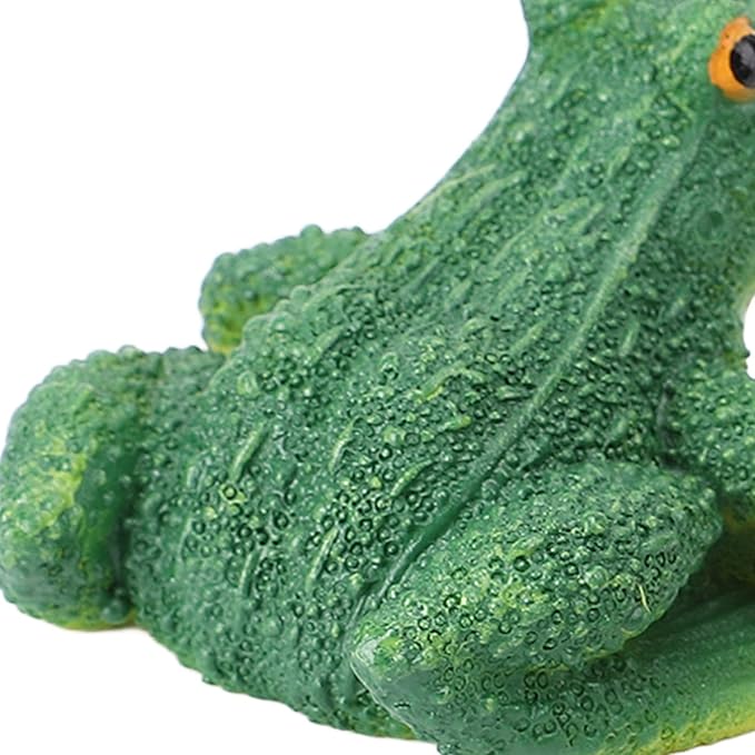 Pissente Frog Statue Garden Decor Resin Weatherproof Outdoor Frog Figurine Lawn Ornament for Indoor Outdoor Patio Yard (1 Pair)