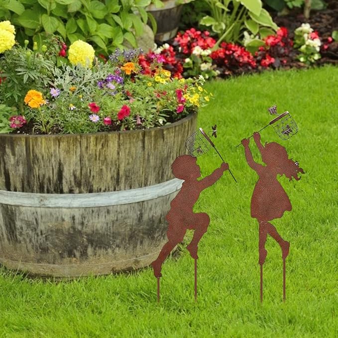 Vintage Metal Garden Silhouette Sculpture,1 Pair Boy Girl Catching Butterfly Metal Decorative Garden Stakes Outdoor Garden Decor Boy Girl Silhouette Yard Art Stakes Spring Decor