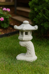 Japanese Pagoda Statue Outdoor Lantern Sculpture Zen Garden Decoration Chinese Stone Style Cement Oriental Lantern Figure Concrete Yard Gift Asian Ornament