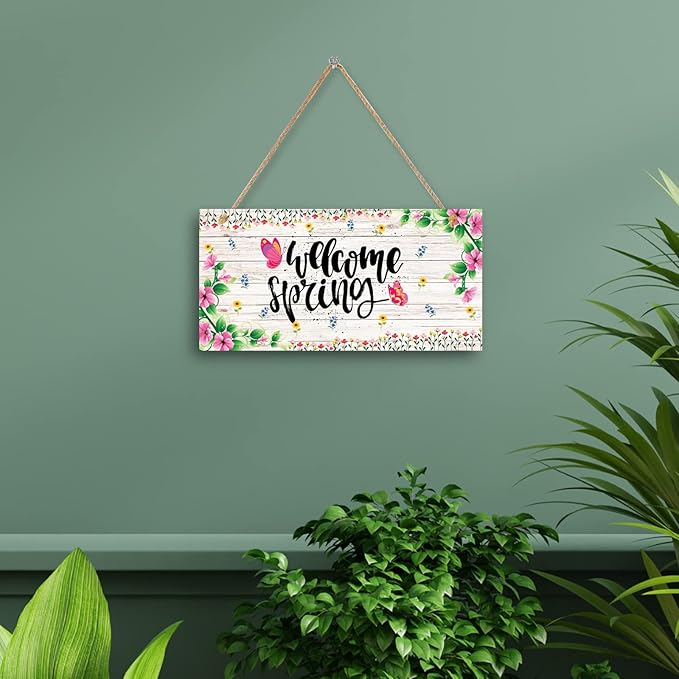 Hinnovy Welcome Spring Door Sign – Hanging Farmhouse Wall Decor for Porch, Kitchen, Living Room, Patio – Flower Indoor & Outdoor Holiday Decoration – House Warming Gifts New Home- 11.8" x 5.9"