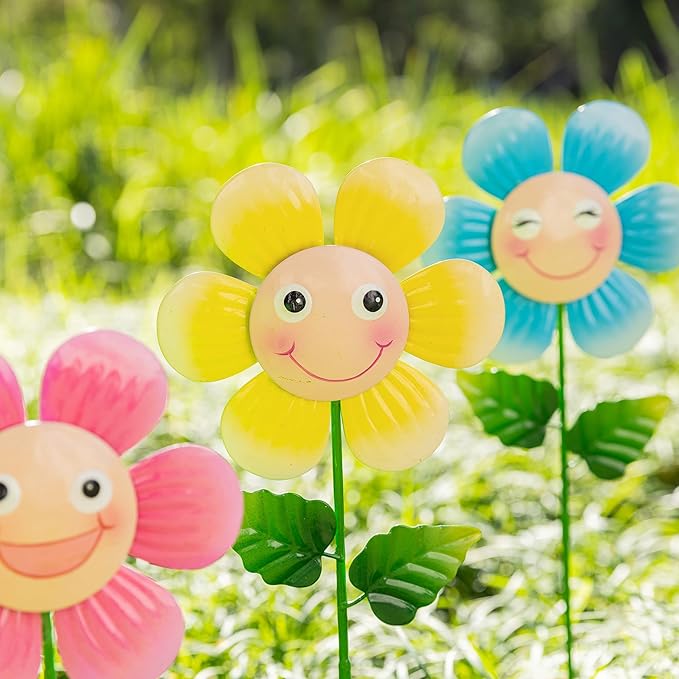 Glitzhome Set of 3 Happy Face Decorative Garden Stake, Metal Flower Yard Stakes with Hand Painted Smiling Design, Iron Garden Yard Spring Decor or Wall Decor, 18”H