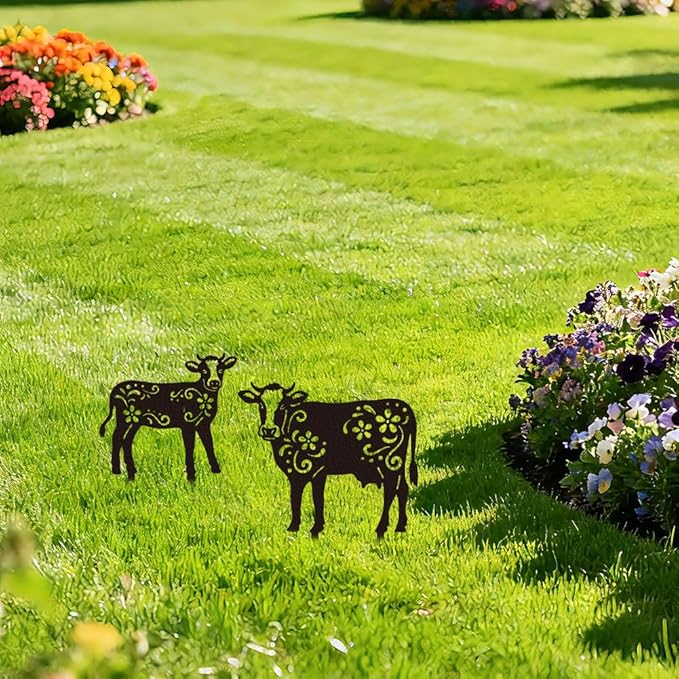 WADORN Cow Metal Outdoor Statues Silhouette, Funny Cow Metal Decorative Garden Stakes Cow Flower Silhouette Ornament Gifts Funny Outdoor Decor for Garden Backyard Patio Lawn Walkways Outdoor