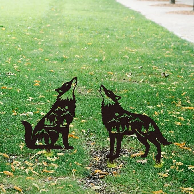 WADORN 2Pcs Wolf Metal Decorative Garden Stakes, Howling Wolf Silhouette Metal Outdoor Statues Animal Garden Ornament Gifts Black Yard Art Decorations for Home Outdoor Patio Backyard Lawn Walkways