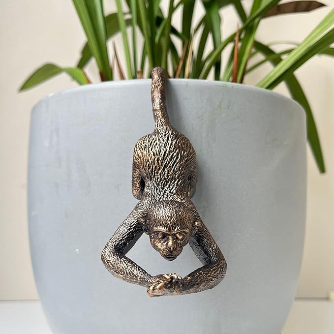 Funny Hanging Monkey Flower Pot Hugger Figurines Vintage Bronze Resin Animal Statue Planter Pot Decorations for Home Garden Fence Balcony Patio Lawn Yard Ornaments