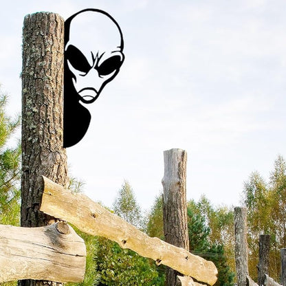 Peek-a-Boo Alien Yard Sign, Funny Peeking Metal Wall Art for Home Fence Garden Fence Patio Yard Farmhouse Outdoor Decor for Sci-Fi Fans & Pranksters, Unique Gift Idea (Alien,S)