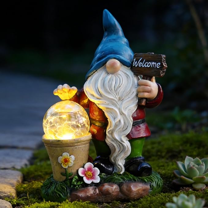 Cynkeyee Garden Gnome Outdoor Statue Decor - Solar Gnomes Figurine, Outdoor Gnome Decor, Gnomes Decorations for Yard with Solar Light, Gnome Sculptures for Patio Lawn Ornaments 6.5x4x8.5 Inch