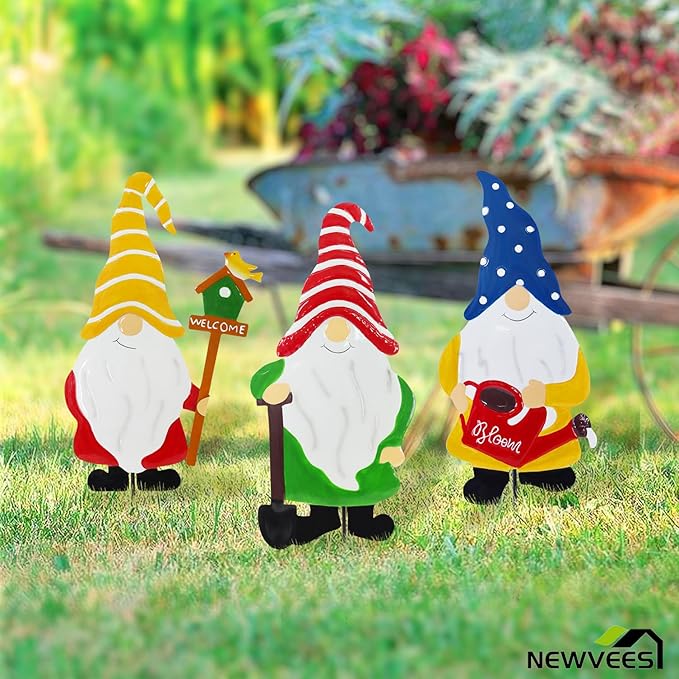 Gnome Garden Decor, Metal Gnomes Decorative Garden Stakes, Garden Decorations for Outside Yard Lawn, Outdoor Porch Patio Metal Gnome Fence Wall Decor(21 inch Set of 3)