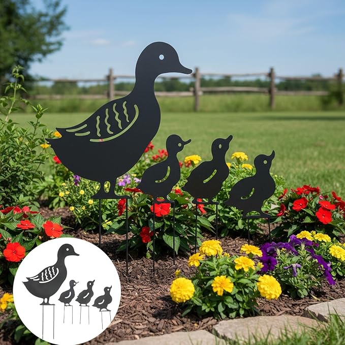 Iron Garden Ornament Wrought Metal Family Decor for Outdoor Lawn and Backyard Landscaping