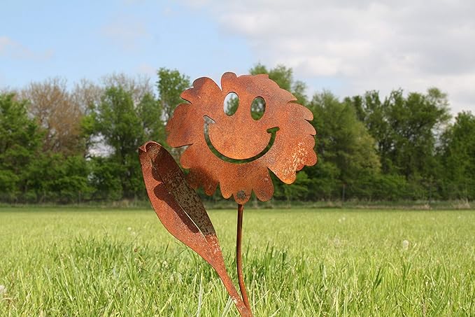 Metal Rustic and Colorful Flower Stakes Ranging from 9.5 to 36 Inches Tall (Waving Smiling Daisy 21" Tall, Naturally Rusted)
