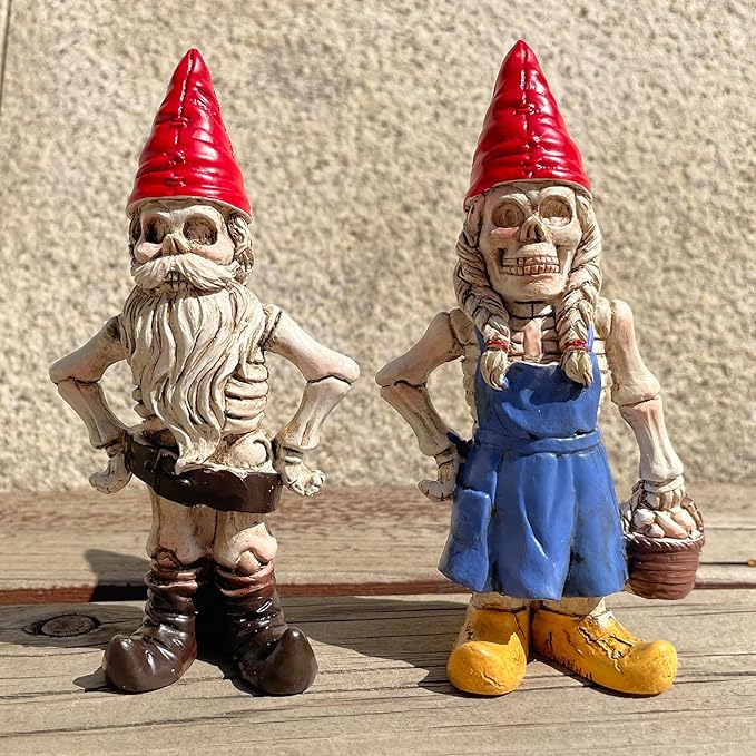 2PCS Male and Female Halloween Skeleton Gnome Couple Garden Statue Zombie Gnome Sculptures Resin Dwarf Figurines for Indoor Home Ornaments Outdoor Patio Yard Lawn Porch Decor