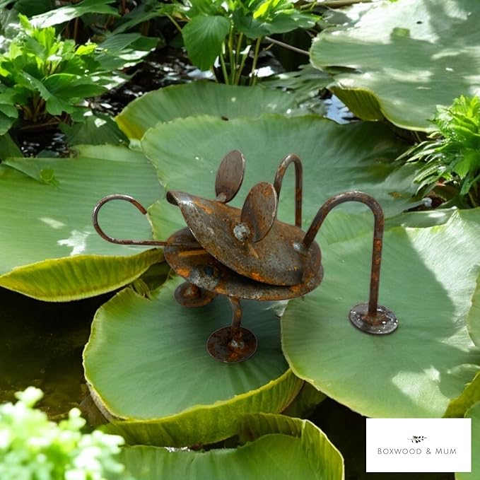 Rusty Garden Frog, Rustic Outdoor Decor, Whimsical Frog Statue, Metal Yard Art