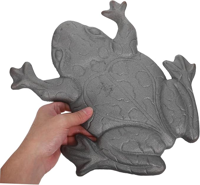 POPETPOP Vintage Frog Stepping Iron Garden Statue Weather Resistant for Outdoor Spaces Pathways