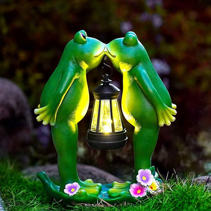 Solar Frogs Statue for Garden Mother's Day Decorations Solar Lantern LED Yard Decorations for Porch Patio,Yard,Lawn - Frog Statue Gifts for Women Mom Grandma (Kiss Frog)