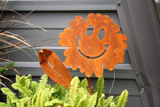 Metal Rustic and Colorful Flower Stakes Ranging from 9.5 to 36 Inches Tall (Waving Smiling Daisy 21" Tall, Naturally Rusted)
