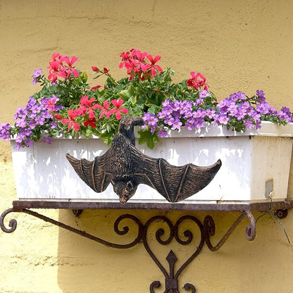 Resin Bat Garden Statues Bat Planter Hanger Flower Pot Hugger Pot Plant Decoration Plant Decorative Figurines for Fairy Garden Fence Yard Patio Outdoor Indoor Ornaments, for Family or Friends Gift