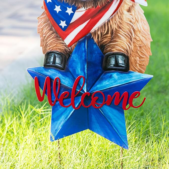 Glitzhome 4th of July Highland Cow Outdoor Decor, 30"H Patriotic Highland Cow Welcome Garden Stake or Wall Decor,Metal Calf Lovers Yard Signs for Independence Day Memorial Day Lawn Garden Decorations