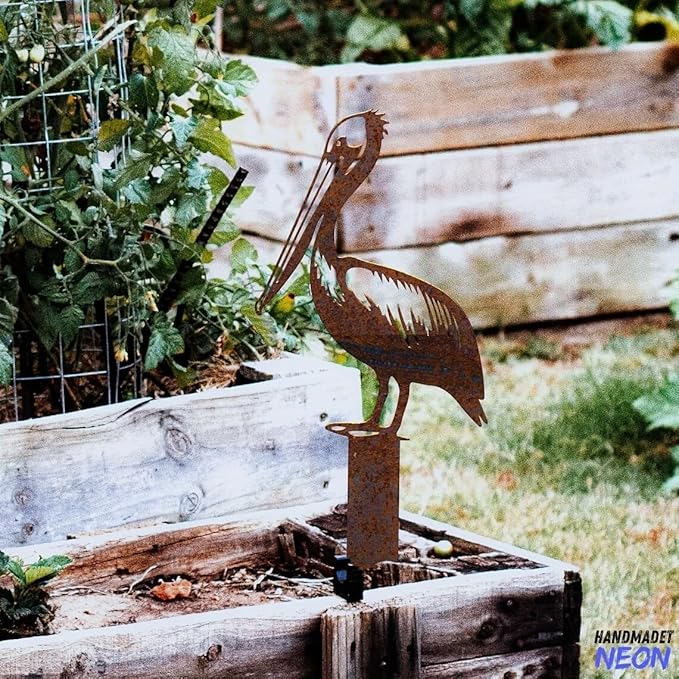 Metal Bird Garden Statue, Heavy-Duty Outdoor Yard Art with Rustic Charm, Elegant Wildlife Sculpture for Patio, Courtyard & Landscapes, Weather-Resistant Iron Decor with Intricate Detailing