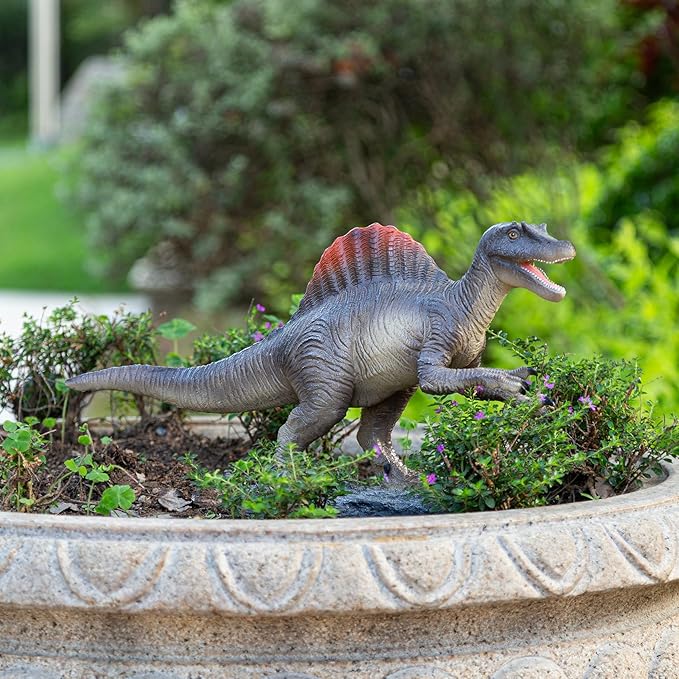 Lifelike Spinosaurus Statue – Outdoor Garden Decor, Yard Art & Lawn Ornament, Perfect Dinosaur Gift for Enthusiasts (Men/Women)