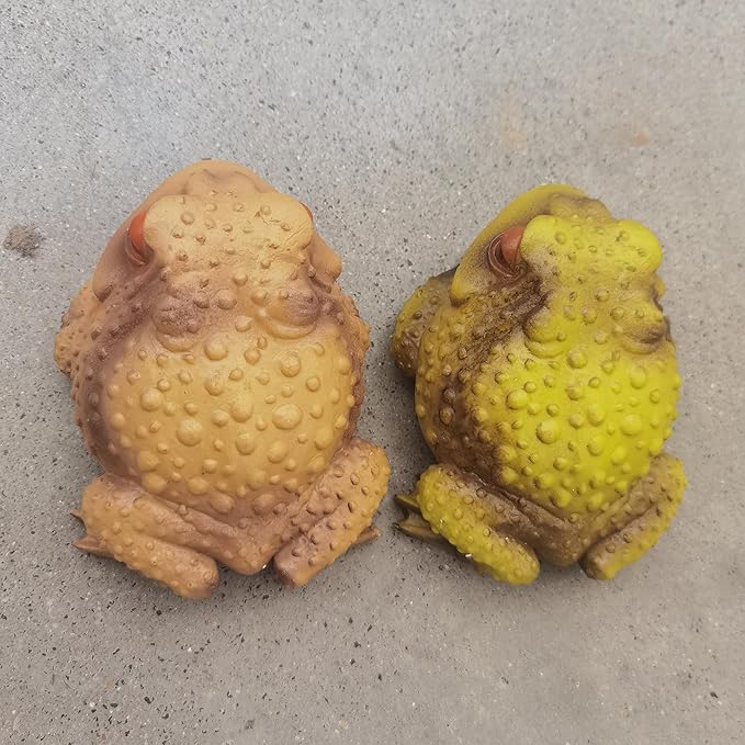 Realistic Toad Figurines, 2 Pack Lifelike Cane Toad Sculptures for Garden Decor, Yard Ornament, Patio Lawn Decoration, Simulation Frog Statues for Outdoor Halloween Prank Props