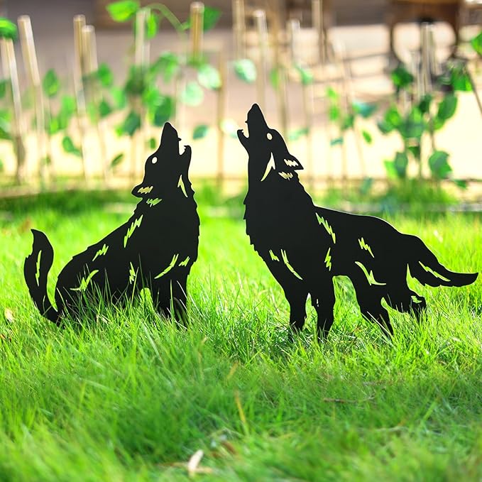 LHEARTMIC Wolf Metal Garden Decor for Outside Gifts for Women Men Black Wolf Decorative Garden Stakes Silhouette Statues Decorations for Patio, Lawn, Backyard, Pathway, Outdoor, Yard Art Ornaments