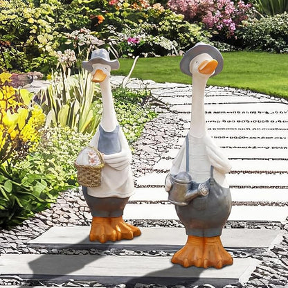 Novabright 2 Pcs Porch Goose Statue, Couple Duck Garden Statues Outdoor, 11 Inch Weather Resistant Resin Yard Decor for Patio Lawn Front Porch Indoor Outdoor Figurines Housewarming Gift