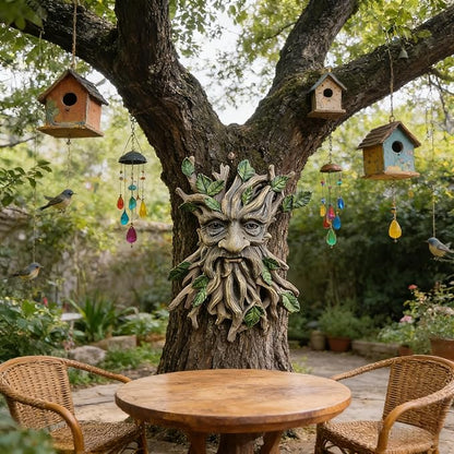 Whimsical Tree Face Garden Decoration ，Tree Faces Decor Outdoor Wallmounted Statue Art with Leaf Features, Outdoor Decor Garden Accessory (Nature and Outdoors)