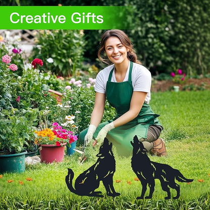 Wolf Metal Outdoor Garden Stakes Decorative,Gifts for Wolf Lovers,Silhouette Statues Garden Decor for Summer Patio, Lawn, Backyard, Pathway,Yard Art,Gardening Gifts