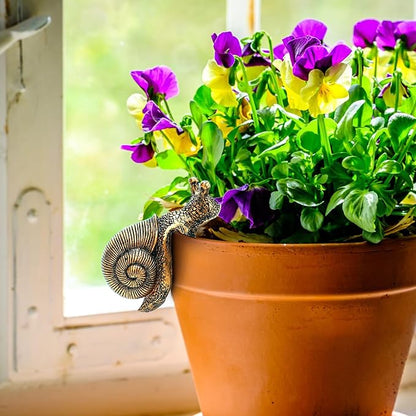 Vintage Resin Snail Planter Pot Hugger Flower Figurine, Climbing Statue and Vase Miniature Fairy Garden Terrarium Decor, Resin Art Patio Lawn Yard Outdoor Fence Hanger Animal Ornament, Bronze