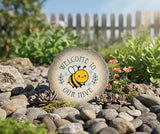 Magnolia Garden 10-Inch Welcome to Our Hive Decorative Stepping Stone – Cute Bumble Bee Resin Garden Walkway Tile – Whimsical Yellow & Green Outdoor Accent