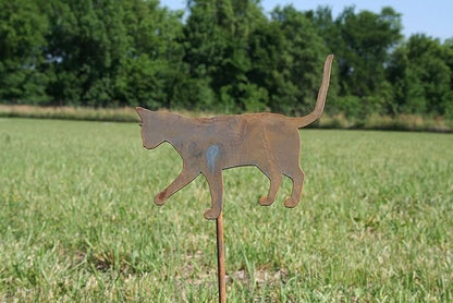 Pets and Farm Animals Metal Garden Landscape Stake (9" Wide Cat on Stake, Naturally Rusted)