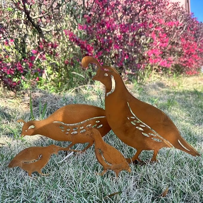 4pcs Rusty Iron Quail Family Garden Craft Set - Metal Quail Parent & Chicks Sculptures, Outdoor Decoration for Spring Garden Landscape, Lawn & Flower Beds - Metal Quail Family Art