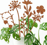 Metal Flowers Garden Stakes, Flower Bed Decor Plant Stakes, Rusted Metal Flower Plant Art for Outside, Yard Art Outdoor for Lawn Yard, Walkway Flower Garden Pots