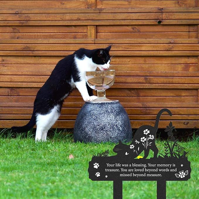 Rngmsi Grave Markers for Cemetery for Cat, Metal Grave Markers Yard Memorial Pet, Decorations for Cemetery for Loss of Cat Outdoors Garden Stake Decor (12 X 14.5 Inches)