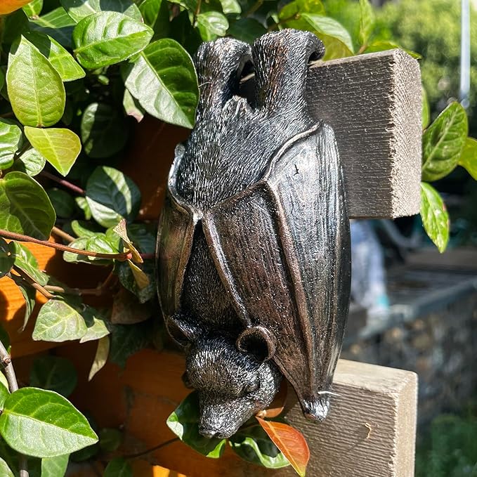 Helloween Bat Statue Garden Decor Plant Pot Hugger Resin Flower Pot and Vase Hugger Planter Pot Hanger Hanging Bat Figurines Lawn Sculptures Outdoor Ornaments Home Office Decoration