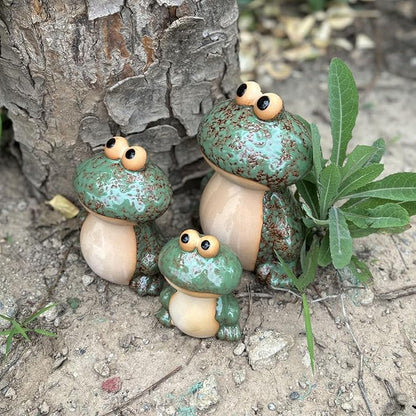 Lee's Clover Glazed Ceramic Frog Garden Decor Set of 3 – Cute Frog Lawn Ornaments & Outdoor Figurines for Yard | Garden Decorations for Patio, Pond, Porch