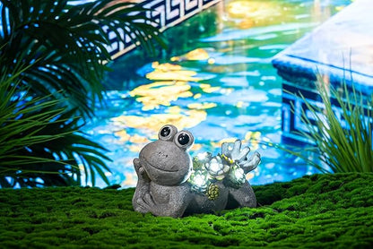 TERESA'S COLLECTIONS Garden Decor, Cute Frog Garden Statue with Solar Light, Waterproof Resin Garden Statue, Frog Gifts, Garden Gifts for Women Mom, Indoor/Outdoor, 5.5"