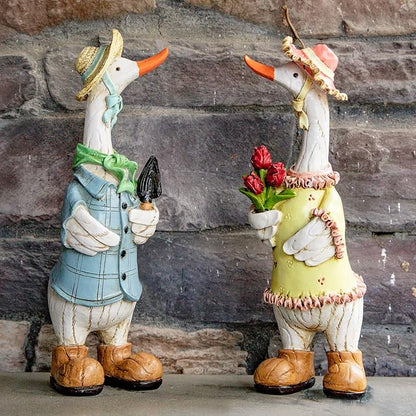 Garden Statues Couple Duck, Funny Cartoon Duck Garden Statues Indoor Outdoor Spring Decorations Cute Ducks Art Décor Goose for Yard Home Garden Patio and Office (2- Pack)