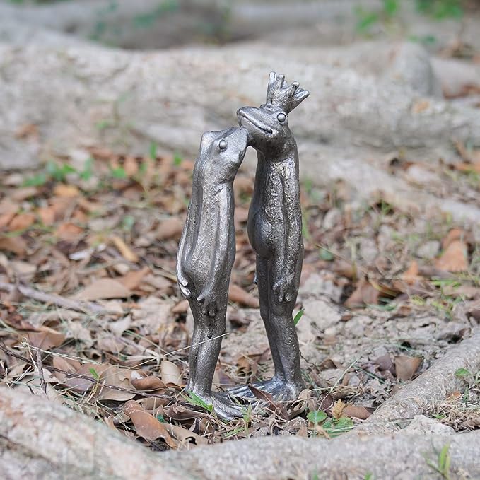 Frog Decor Garden Statue Decor Outside - Artgenius Couple Kissing Statue Outside Frog Figurines for Yard Patio Lawn Decorations Couple Frogs Front Yard Decorations Outdoor 3.6"2.1"8.7" LC Lcdecohome