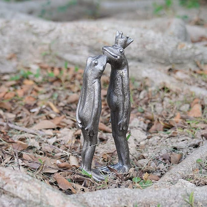 Frog Decor Garden Statue Decor Outside - Artgenius Couple Kissing Statue Outside Frog Figurines for Yard Patio Lawn Decorations Couple Frogs Front Yard Decorations Outdoor 3.6"2.1"8.7" LC Lcdecohome