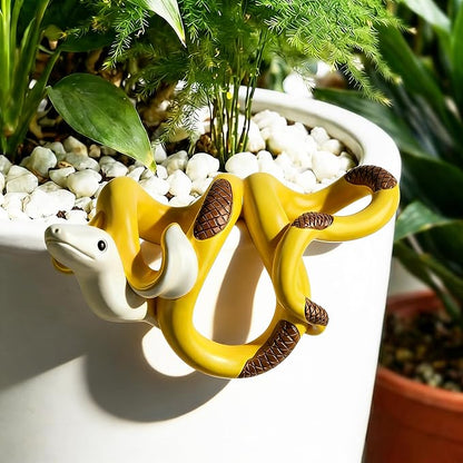 HUFAND Banana Snake Figurine Plant Pot Hugger Resin Miniature Hanging Realistic Banana Snake Statues Plant Decorations Gifts for Outdoor Home Garden Fence Balcony Patio Lawn Yard Ornaments