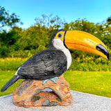 Teaeeno Garden Toucan Statue Decor Outdoor, Toucan Bird Outdoor Tiki, Resin Toucans Outdoor Tropical Decor Bird Sculptures for Patio Lawn Yard Home Decoration, Tropical Garden Decor