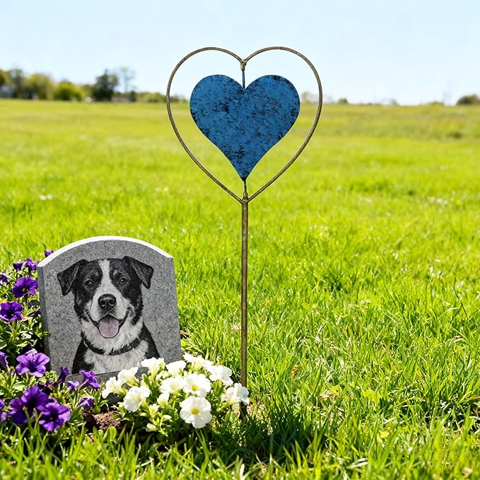Metal Garden Decor for Outside，Rotating Heart-Shaped Garden Stake, Cemetery Decorations for Grave,Perfect for Planter Decorations, Outdoor Lawn Gardens, Also The Best Choice for Gifts - Blue