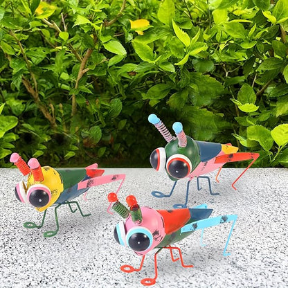 Metal Yard Art Garden Decor, Cute Locust Lawn Ornament Backyard Decorations Animal Hanging Flower Pot and Vase Hugger, 3D Garden Sculptures & Statues, Gifts for Grandma Mom - Set of 3