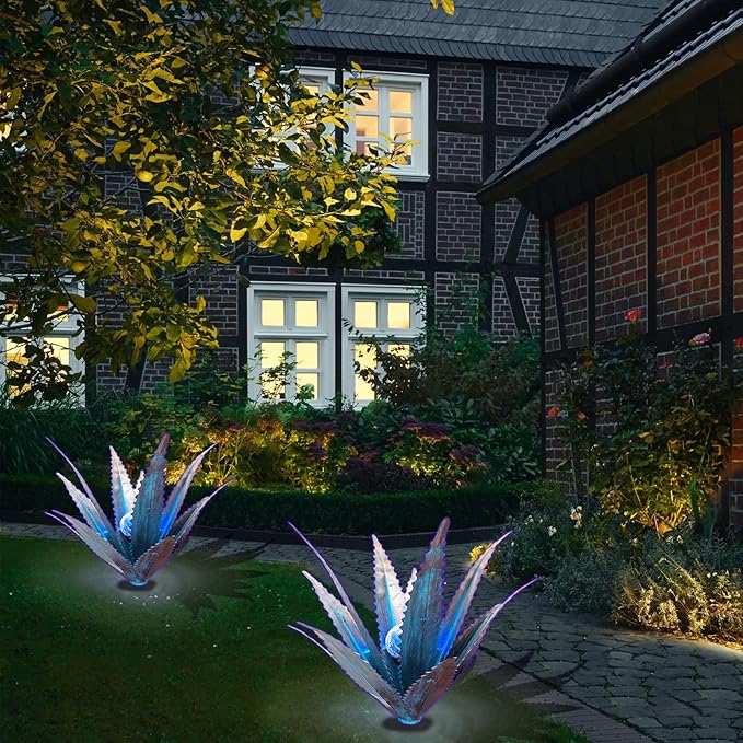 2 PCS Metal Agave Sculpture Decoration, Vintage Country Hand-Painted Sculpture DIY Metal Agave Plant, Home Garden Courtyard Lawn Outdoor Decoration (Serrated Blue)