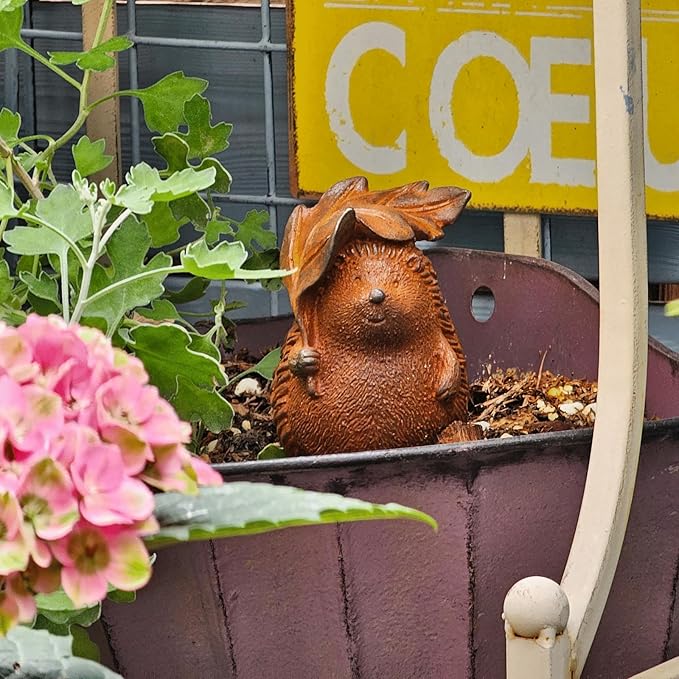 Rust Iron Hedgehog Garden Statue, 3.9 Inch High Cute Animal Garden Figurines for Patio Yard Lawn Outdoor Decor(Rust, White Color) (Rust-Leaf)