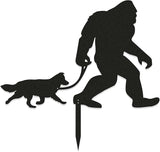 Bigfoot Garden Stake – Metal Sasquatch Statue Walking Border Collie Dog on Leash – Funny Bigfoot Yard Decor, Outdoor Metal Yard Art, Sasquatch Sign for Garden & Lawn