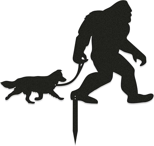 Bigfoot Garden Stake – Metal Sasquatch Statue Walking Border Collie Dog on Leash – Funny Bigfoot Yard Decor, Outdoor Metal Yard Art, Sasquatch Sign for Garden & Lawn