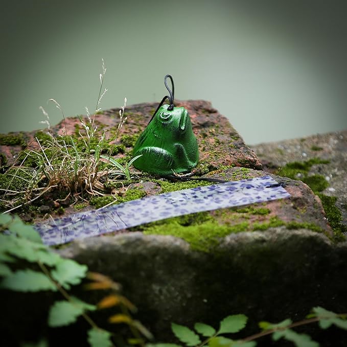 Japanese Wind Chime Cast-Iron Outdoor Ornament for Garden, Patio & Balcony, Hanging Metal Wind-Bell Decoration Gift, Blessing Pendant Windchimes & PVC Wind-Catcher, Green Frog