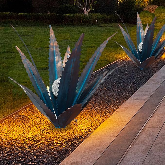 2 PCS Metal Agave Sculpture Decoration, Vintage Country Hand-Painted Sculpture DIY Metal Agave Plant, Home Garden Courtyard Lawn Outdoor Decoration (Serrated Blue)